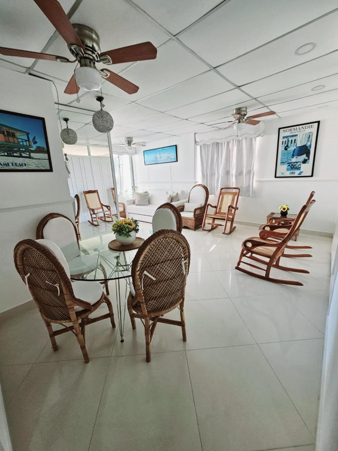 Apartamento Vacation With Water Views In Every Room!