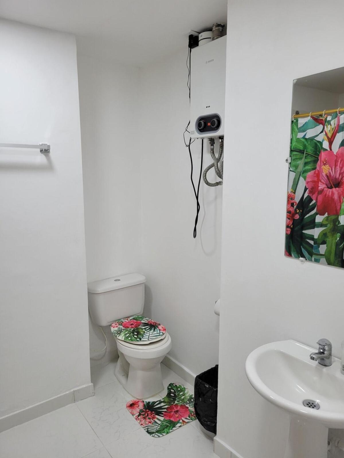 Vacation With Water Views In Every Room!