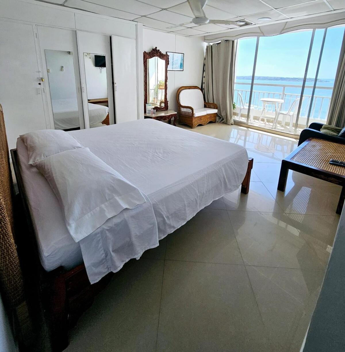 Vacation With Water Views In Every Room! * Cartagena