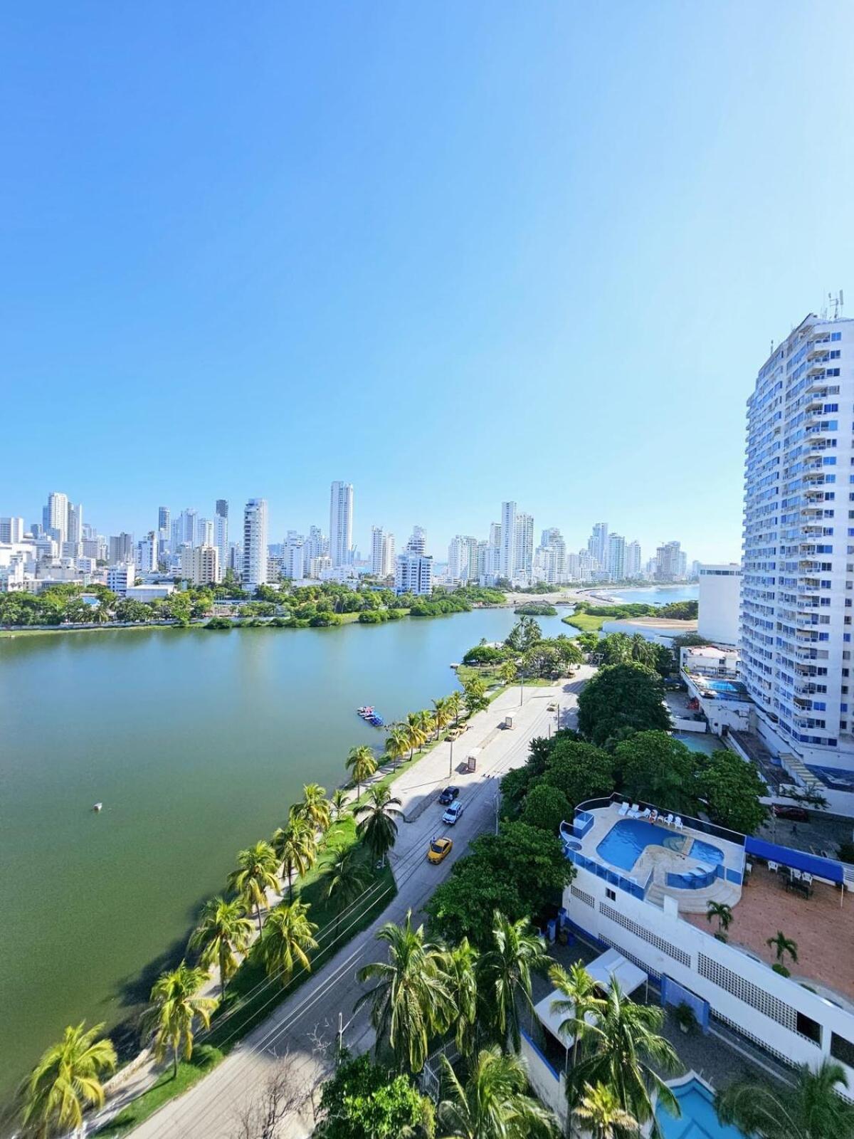 Vacation With Water Views In Every Room! Cartagena