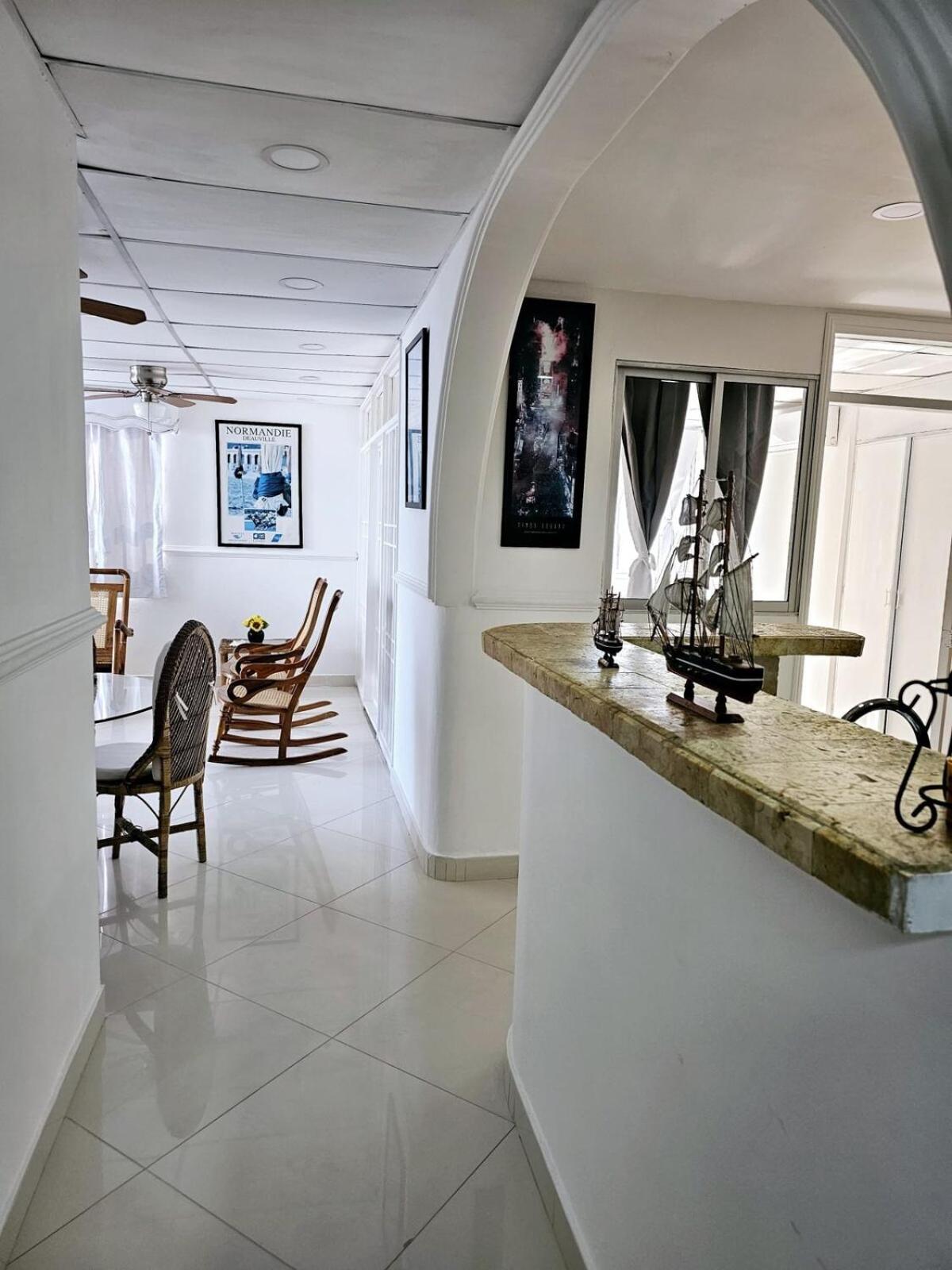 Vacation With Water Views In Every Room! Apartamento