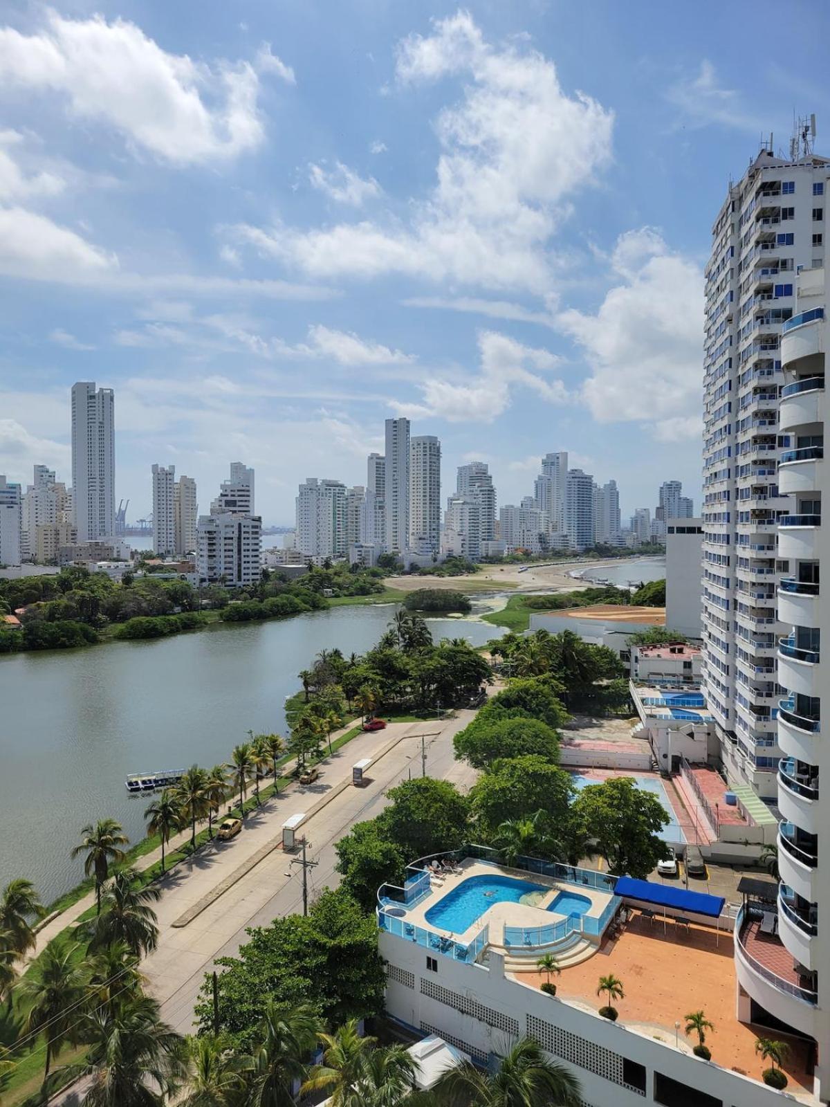 Apartamento Vacation With Water Views In Every Room!