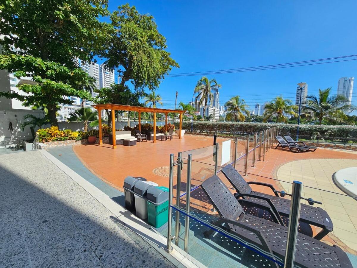 Vacation With Water Views In Every Room! *